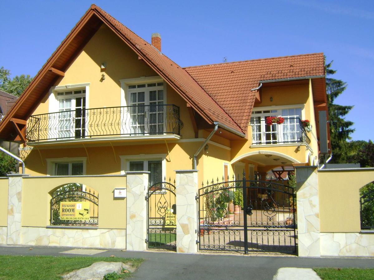 Villa Mikes Siofok Luaran gambar
